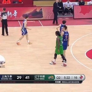 v体育官网- 尼斯新帅首秀变阵三中卫收奇效取三分  
